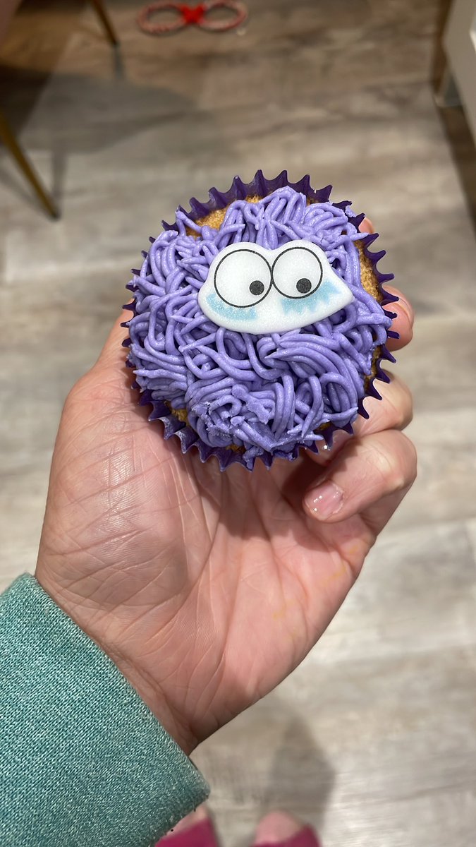Student brought me a cupcake! 😊