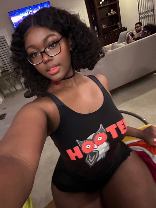 Hi there 😉 https://t.co/6RO3A99juo