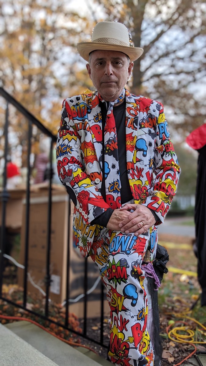 SoundsofBway's tweet image. Ready for the Trick or Treaters at the SoundsofBroadway.com studios.  BTW, what's your favorite Halloween song from the musical stage?  I'll go for "Bit Part Demon" from Evil Dead: The Musical. #SoundsofBroadway #Halloween