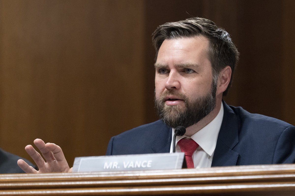 chestermtam's tweet photo. Senator J.D. Vance, a prominent Republican from Ohio, pulled off a surprising political feat by rallying support from both sides of the aisle for his "Freedom to Breathe Act." 

This legislation, aimed at preventing the return of mandatory face masks, gained the backing of ten Democrats and was passed as an amendment to an appropriations bill. 

Vance's strategic approach compelled Democrats from swing states to take a stance on mask mandates, tapping into their unpopularity. 

The act is set to remain in effect until the end of 2024, prohibiting federal officials from issuing mask mandates for various settings. 

Vance stressed the importance of returning to common sense in managing respiratory pandemics and putting an end to panic and anxiety.
