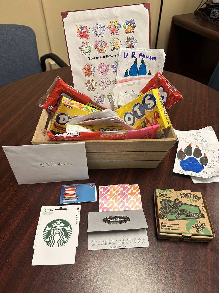 MrH_LSES's tweet photo. Lots to celebrate this last day of October and the amazing staff at CMES did not let me forget. Happy Principal’s month and a Happy 6 year Kidneyversary to me! #CMESPRIDE 🐾❤️🐾 https://t.co/oagrPgnpjg