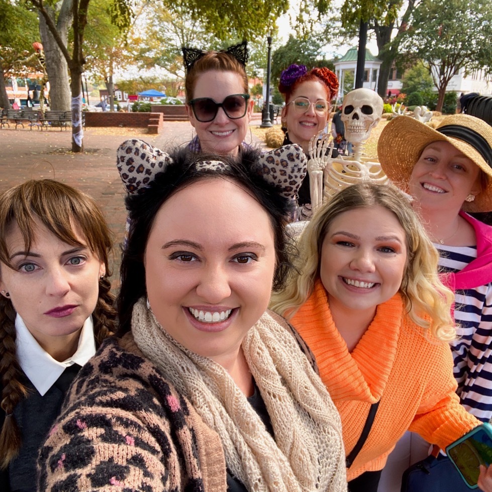 cca_creates's tweet image. This bunch had a bone-chilling time in the Square, full of screaming delight! 🎃 Have you seen the @DtownMarietta scarecrow display this year? 👻⛲️ #MariettaSquare #Halloween #WednesdayAddams #SpookySzn