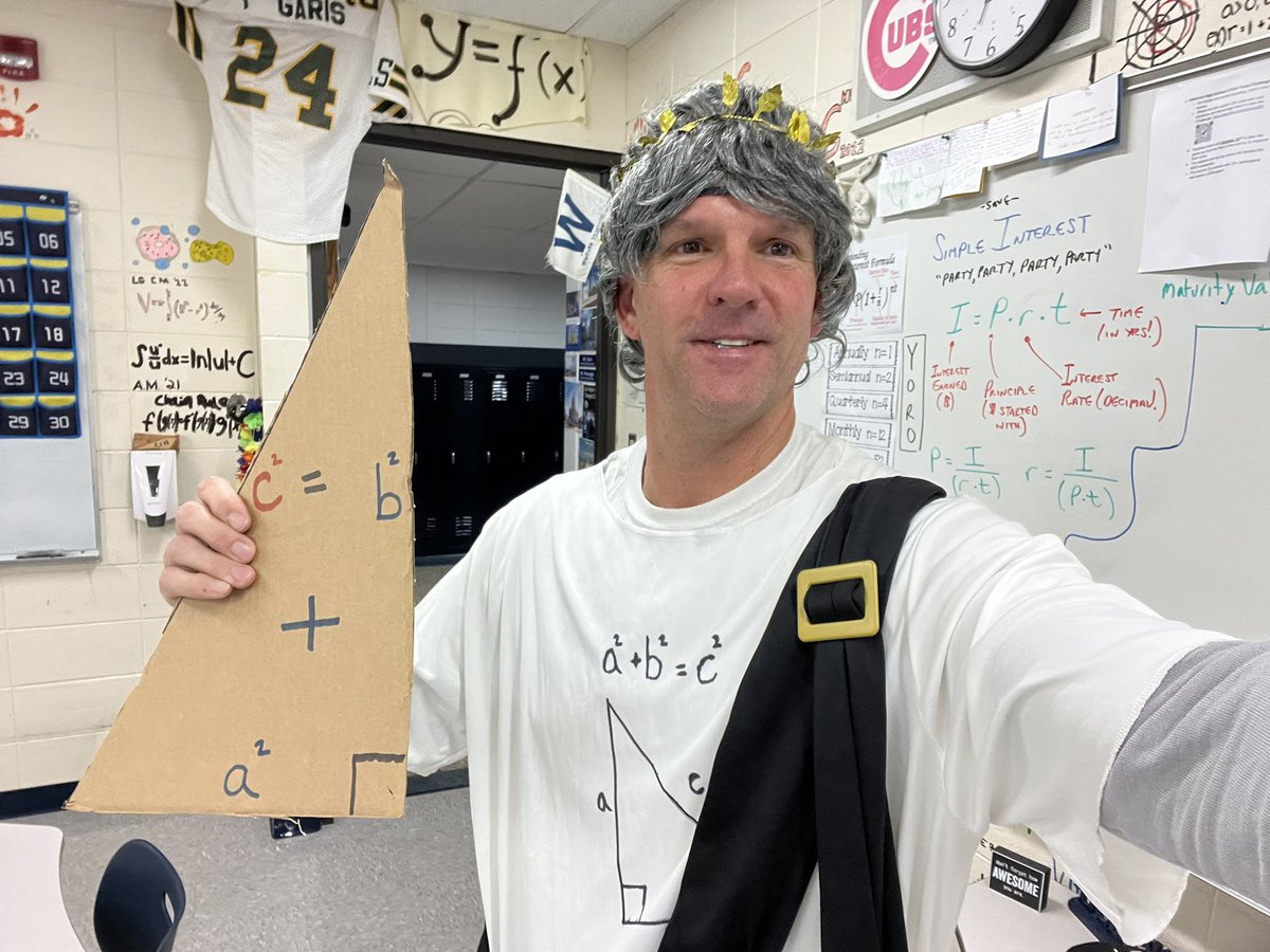 GarisMath's tweet image. PythaGaris wishes everyone a fun and safe Halloween!
#MathNerd