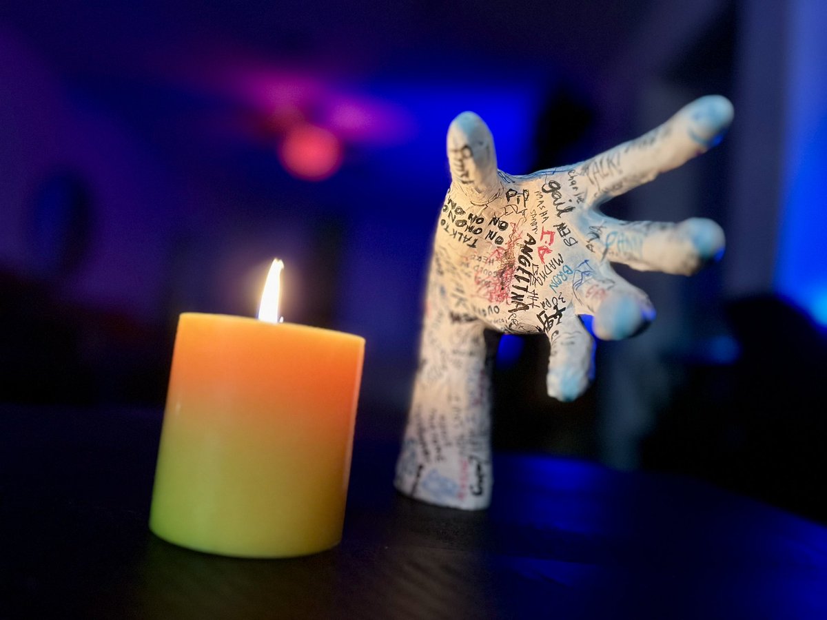 RobBoudon's tweet image. Channeling the movie “Talk To Me” this Halloween! 🎃