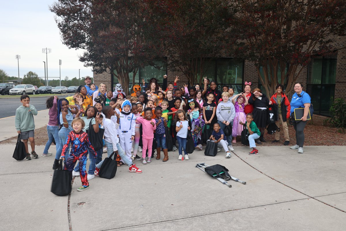 PacerAthletics's tweet photo. Check out a few pictures from Trunk or Treat! 

https://t.co/5GKETy9Es9 #PacerNation https://t.co/v80Pg2Chxj