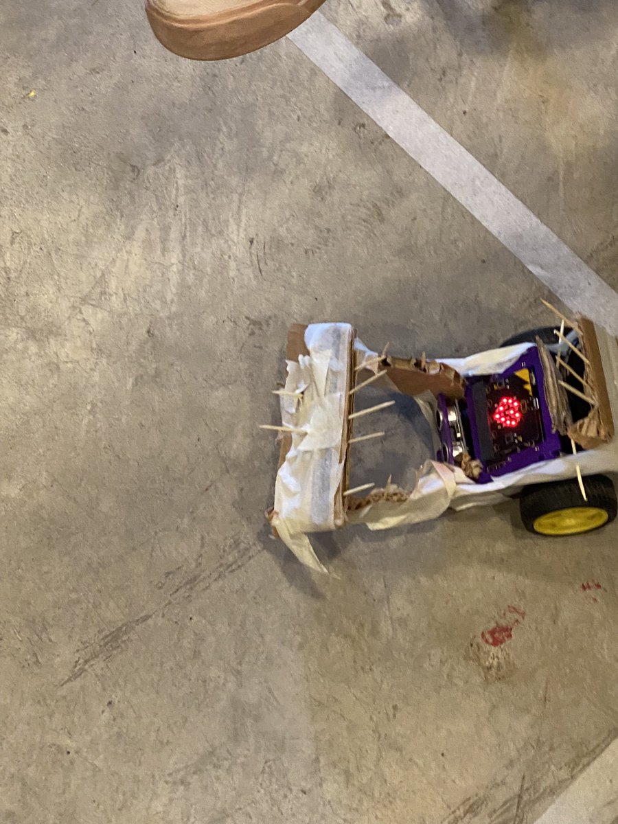 Day 1 of <a href="/43EagleMountain/">EagleMountain Middle</a> STEAM robot olympics Halloween edition 🎃 👻! Student programmed their K8 robots into remote controlled cars to compete in a sumo wrestling style event to push the other bots out of the arena! Some creative and spooky designs! #sd43 #microbit #coding