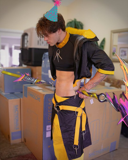 Heard it was Kayn&rsquo;s birthday #HeartSteel #Kayn #cosplay https://t.co/R3jGNqUSgM<a href="/tag/heartsteel"class="tags">#HeartSteel</a><a href="/tag/kayn"class="tags">#Kayn</a><a href="/tag/cosplay"class="tags"><span>#cosplay</span></a>
