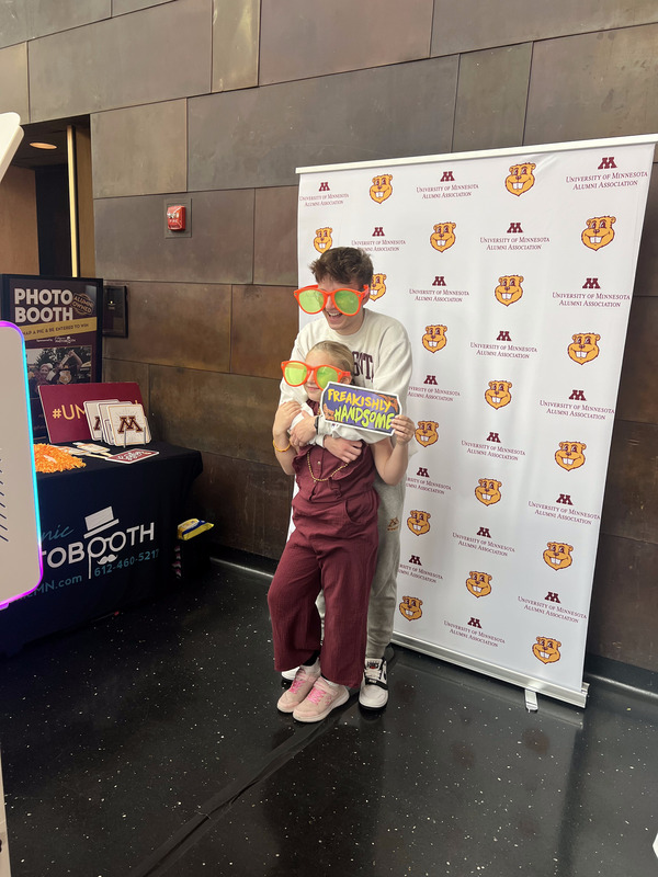 UMNAlumni's tweet photo. Weekend recap: 🎃👻🕸️🍫🏈

#Parentweekend, #Halloweekend and #SkiUMania all at the same time?!

How much better can it get than that!

Join us next weekend !

#UMN #UMNAlumni #UMNProud #Halloween https://t.co/MECwwcg4FS