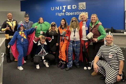 Hero Happy Halloween greetings from Denver Flight Operations!🎃🦇🧛‍♂️👻 @weareunited @united @UnitedPilots