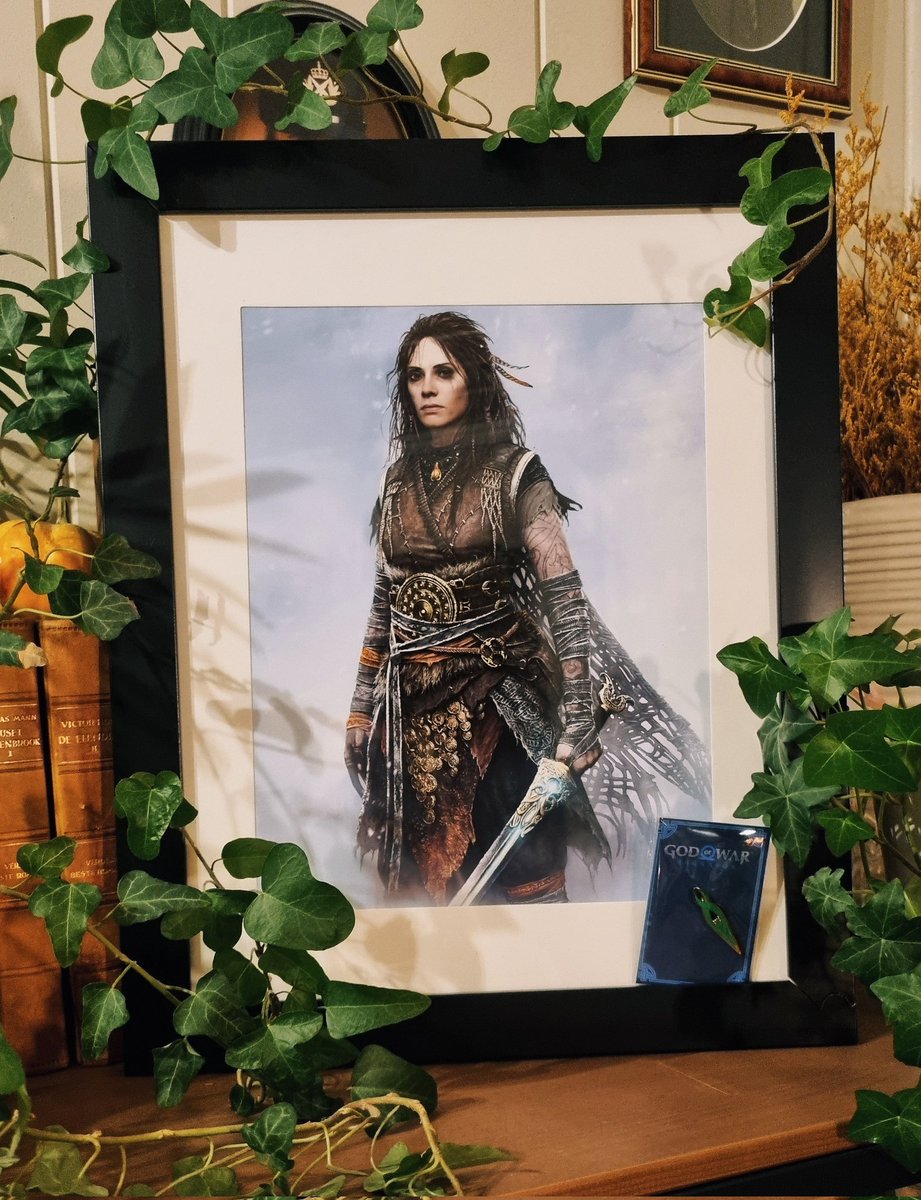 Ibelinn's tweet photo. What an amazing surprise to come home to 😭❤️ Thank you so much for the lovely gift @SonySantaMonica !!🥺 https://t.co/KGebCUIVNV