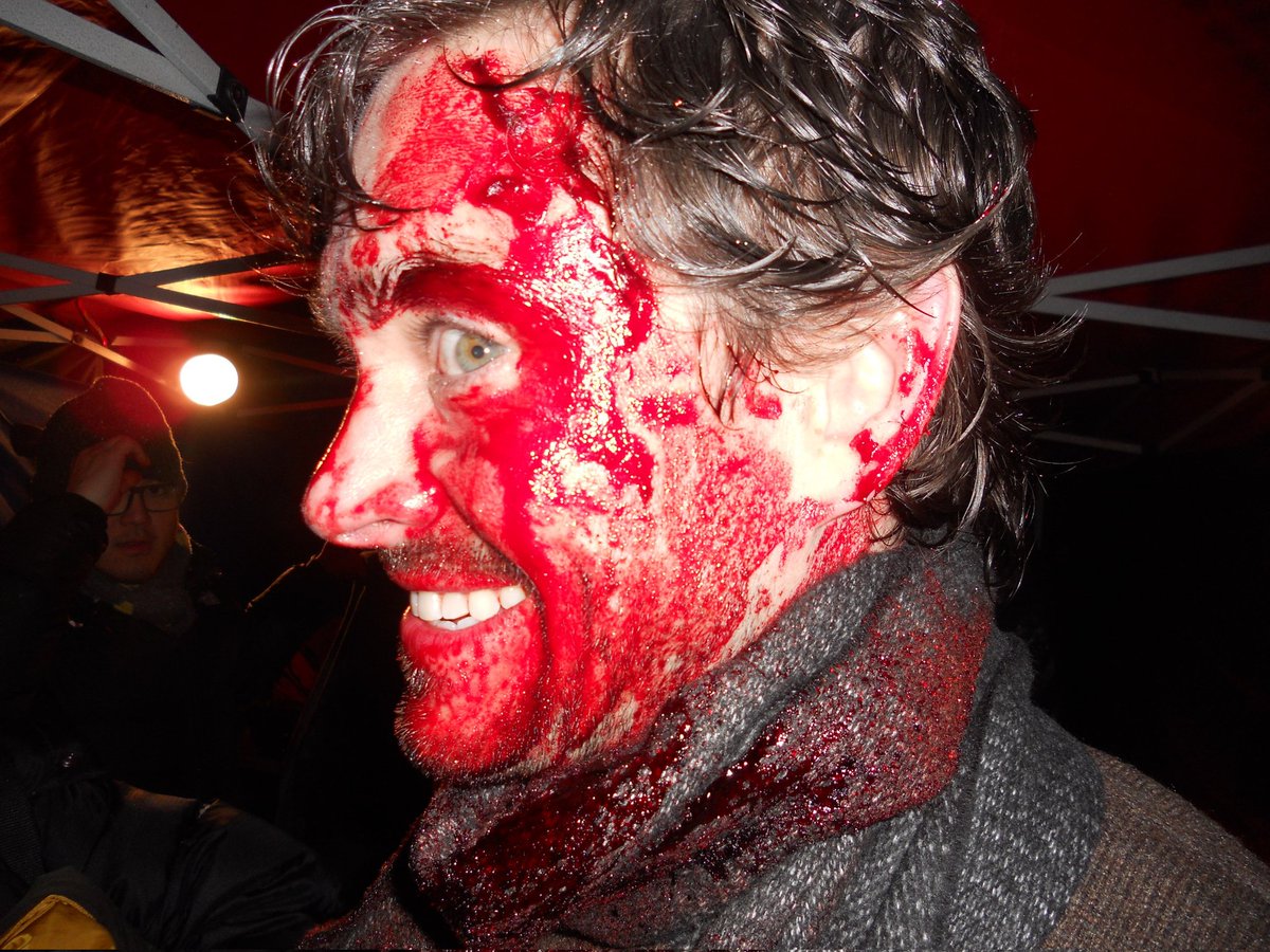 bloodancy's tweet photo. happy halloween!!🎃🔪 https://t.co/ySn7e00Sh7