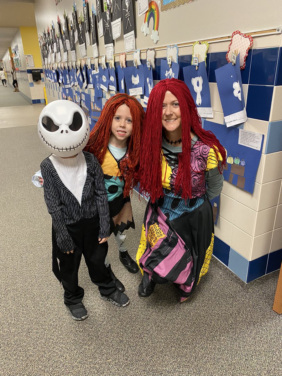 pettykinderkins's tweet photo. It is Halloween Town at Winkley and the book character parade was a hit! 👻🎃@WinkleyElem https://t.co/TLMwlFDIYn
