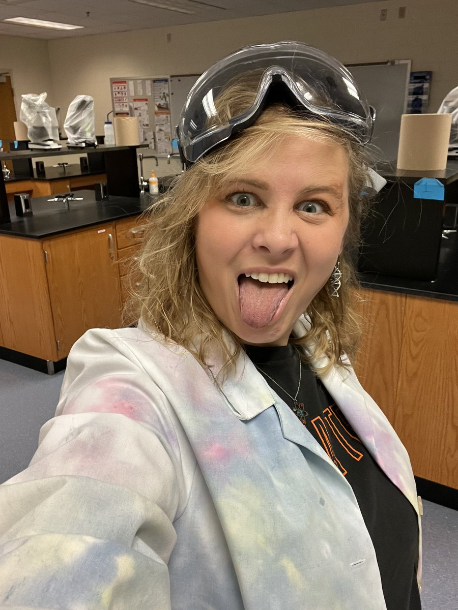 ehmyrick's tweet photo. Just because it’s Halloween doesn’t mean learning stops in this mad scientist’s classroom! #hbio #candycorn #halloween @NKCPS @NewKentStrong https://t.co/gsteQtjEZn