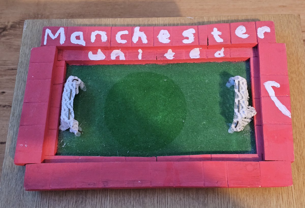 FelipeFC30's tweet photo. At last, I have finished my Old Trafford Man United stadium model that I have made out of wood. 

What do you all think? https://t.co/5QEPgMzpde