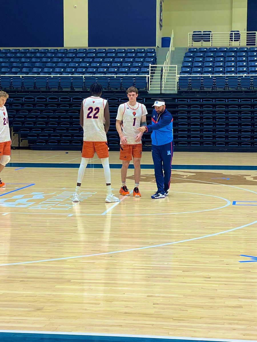 Coach Griffin tweet media