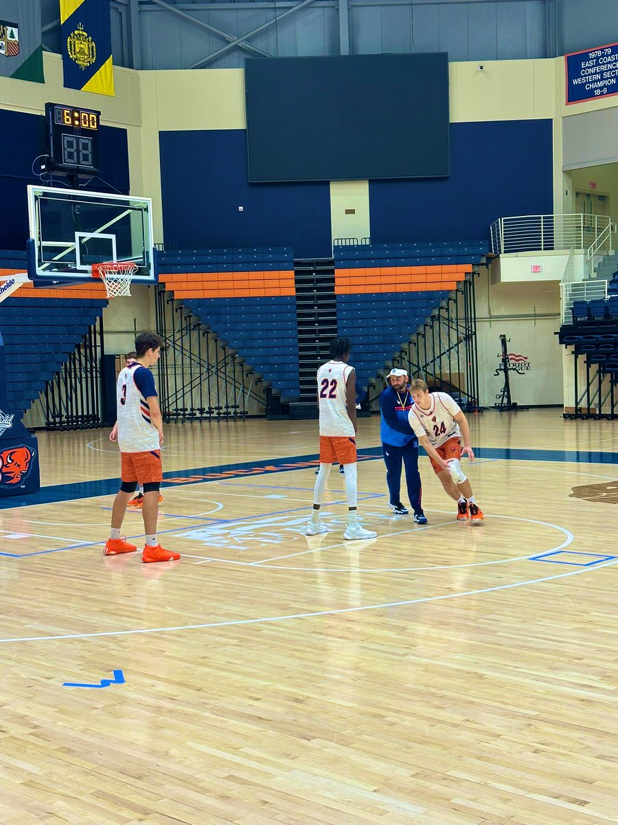 Coach Griffin tweet media