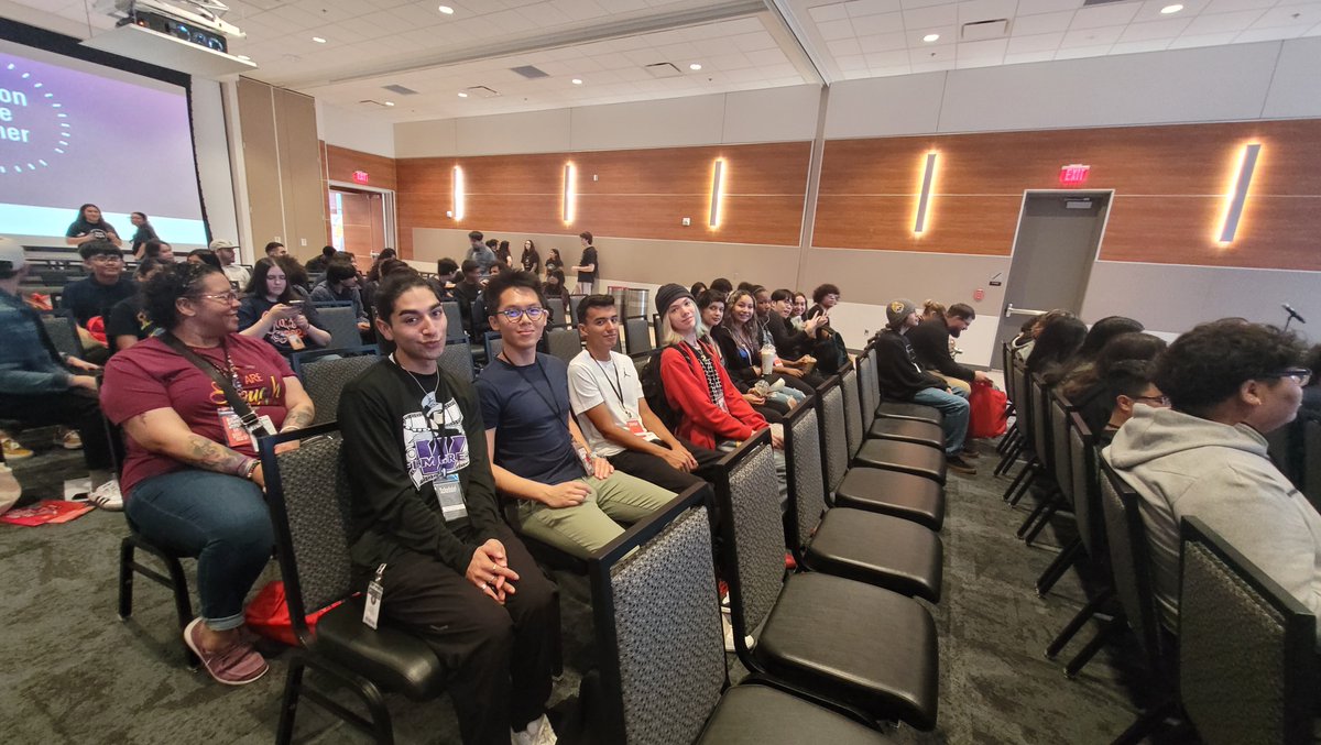 WHS_Animation's tweet photo. Our Graphic Design students loved their time at @uiwgd On Your Marks event last week! :) Thank you so much UIW for a great time! #futurecardinals #futuregraphicdesigners #designers #NISDsuperiorCTE @NISD_CTE @NISDWarren https://t.co/kl4Za2rNrU