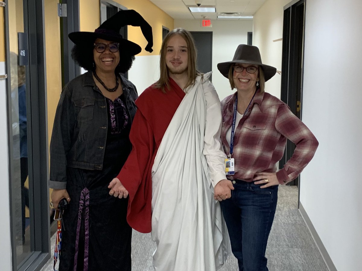 There’s a touch of Halloween spirit at ACHS! #ACHSPride