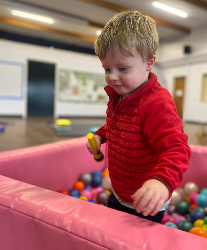 CastlewayEYFS's tweet photo. What a wonderful first Castle Tots session! We enjoyed exploring the pumpkins, finding fish in the ball pond and sharing stories. We can’t wait to see you all next week, everyone is welcome. #WeAreCastleway #CastleTots #ParentAndToddler https://t.co/WIcdTRyvJN