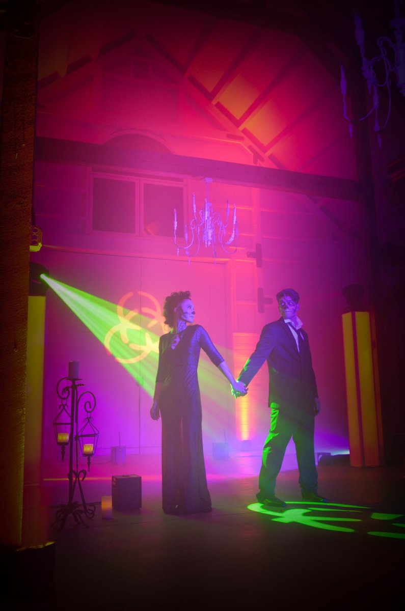 JAMMINDJs's tweet image. Happy Halloween from JAMMIN' DJs!  Lighting, and atmospherics by JAMMIN' DJs!   

#DecorLighting
#AtmosphericDesign
#HalloweenDecor
#SpookyLighting
#EerieIllumination
#FrightNightGlow
#LightingEffects
#GothicDecor
#CreepyGlow
#ScaryVibes
#HalloweenAtmosphere
#jammindjs