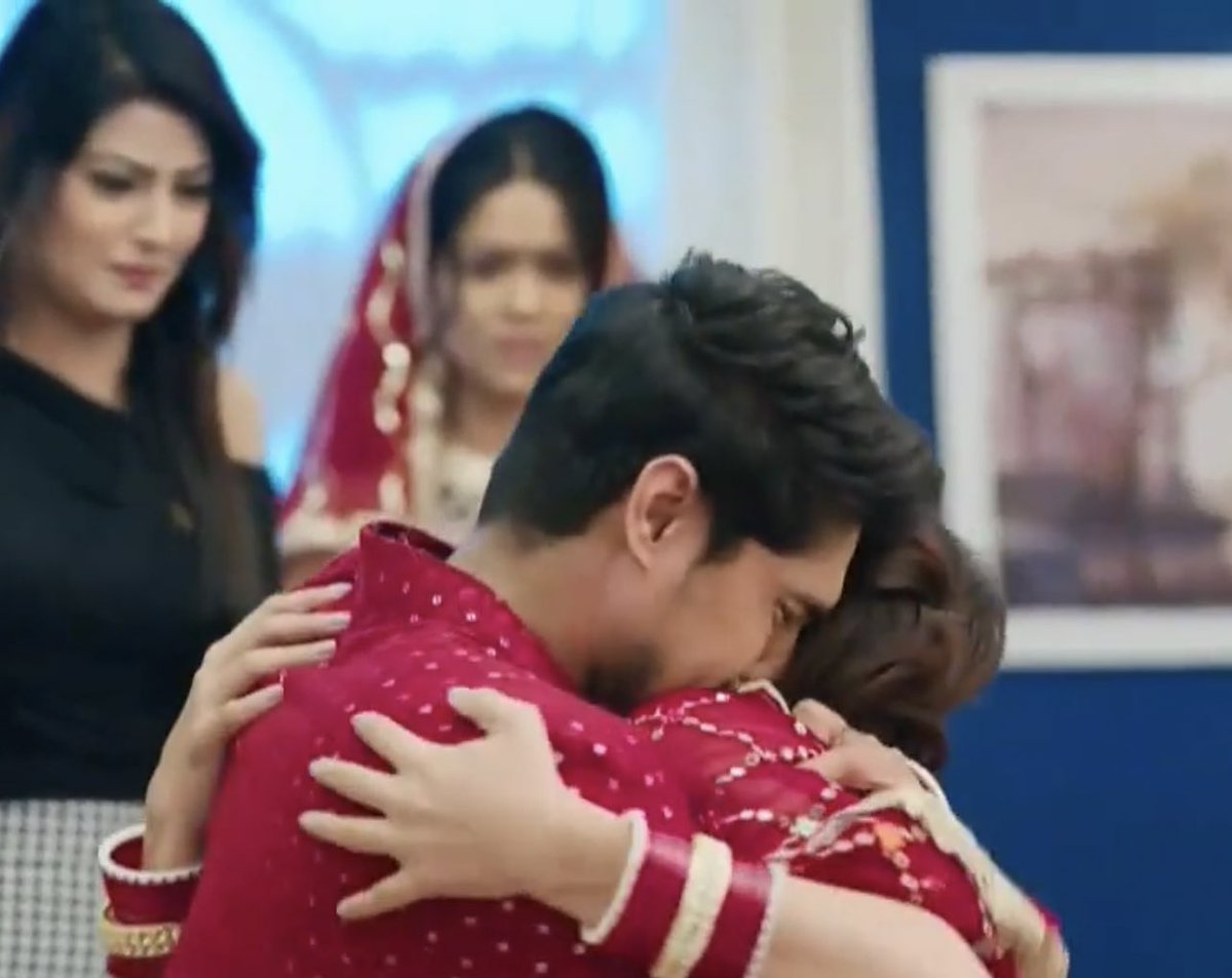 ShikatuZukishi's tweet photo. The way Jahaan hugged her❤️🔥🫶🔥🔥
Gonna miss them❤️
#Junooniyatt #AnkitGupta #Elhaan https://t.co/mmrBb02z8R