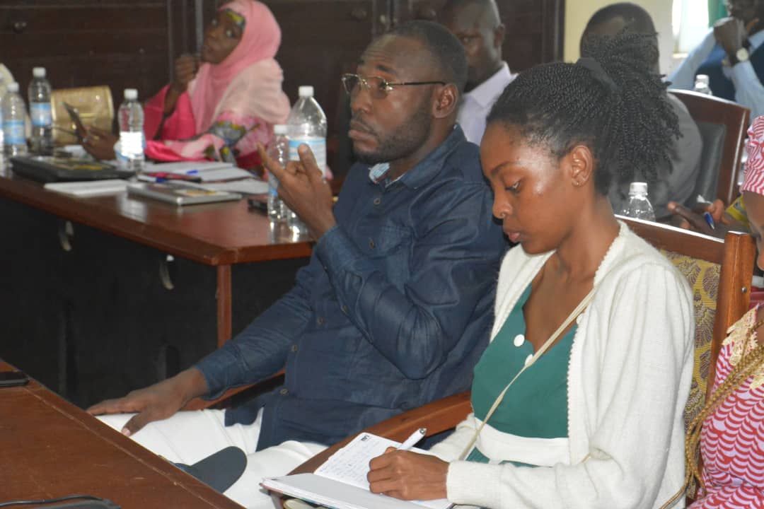 LudovicKamdem's tweet photo. Zibi Fama Paul représente EdukMedia à la conférence de Ngaoundere. Il évoque la La création du centre régional d'éducation aux médias et à l'information au Cameroun.

#Ngaoundere
#WeThinkDigital
#DigitalSansHaine
#SMEI08
🇨🇲 🇨🇩 🇹🇩 🇧🇫 🇲🇱 🇳🇪

@BloggersCM 
@blogueurstd 
@BlogueursBF https://t.co/KfZe6z2OzW