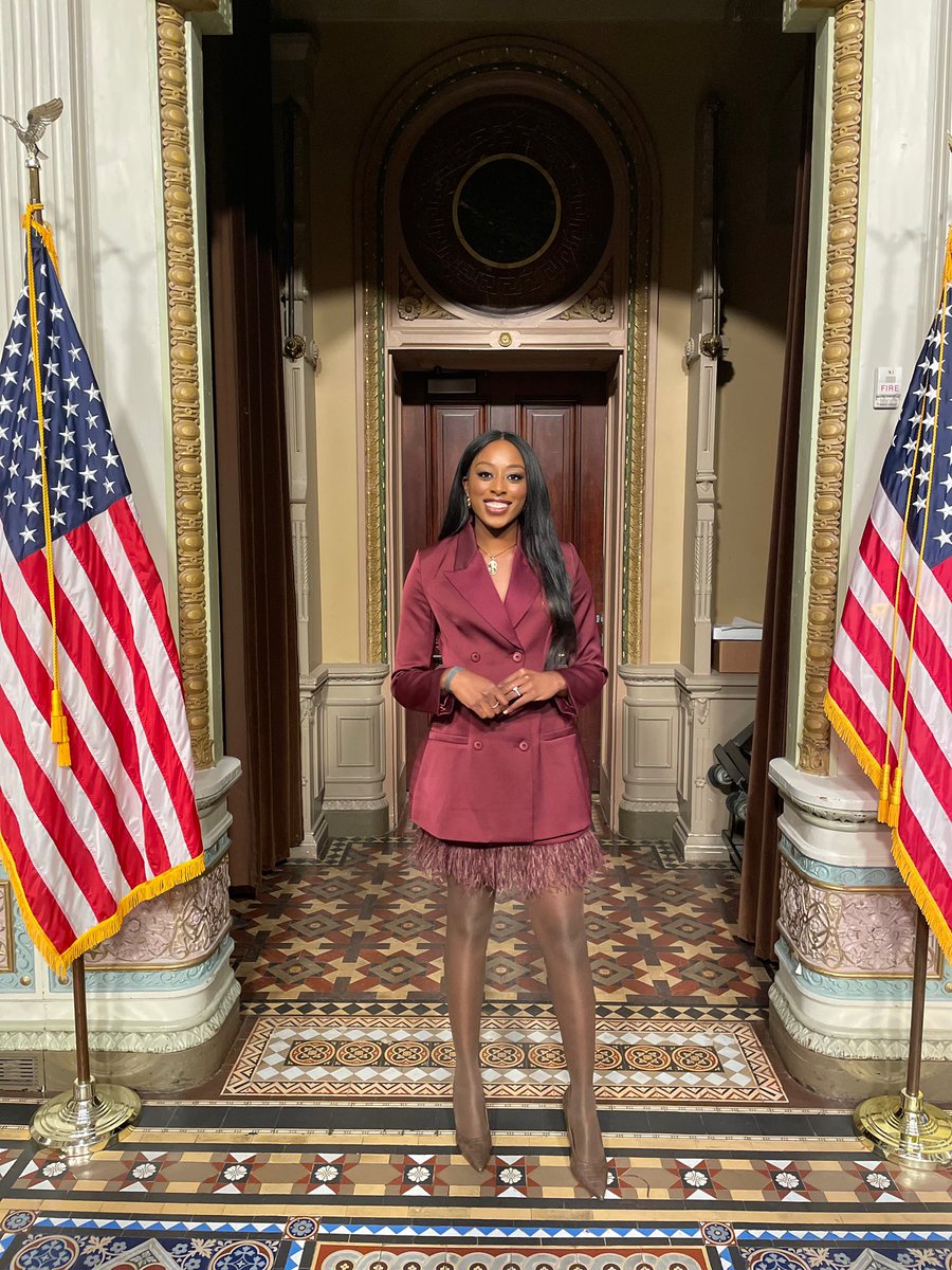 I just got sworn in by @vp to serve the White House!