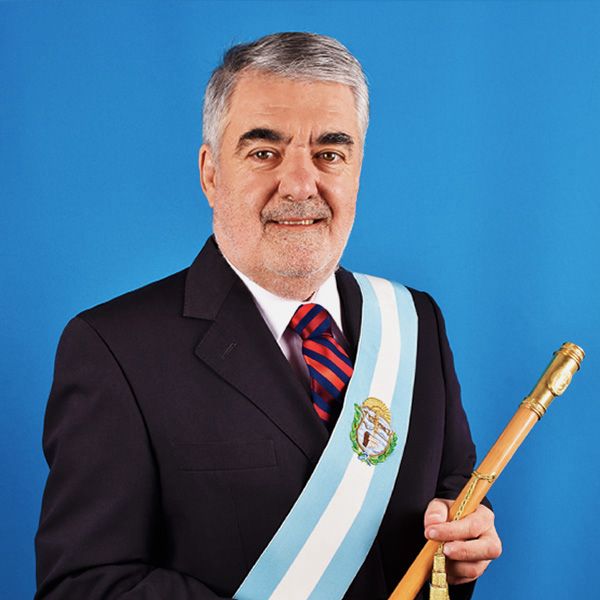 Carlos Linares tweet media