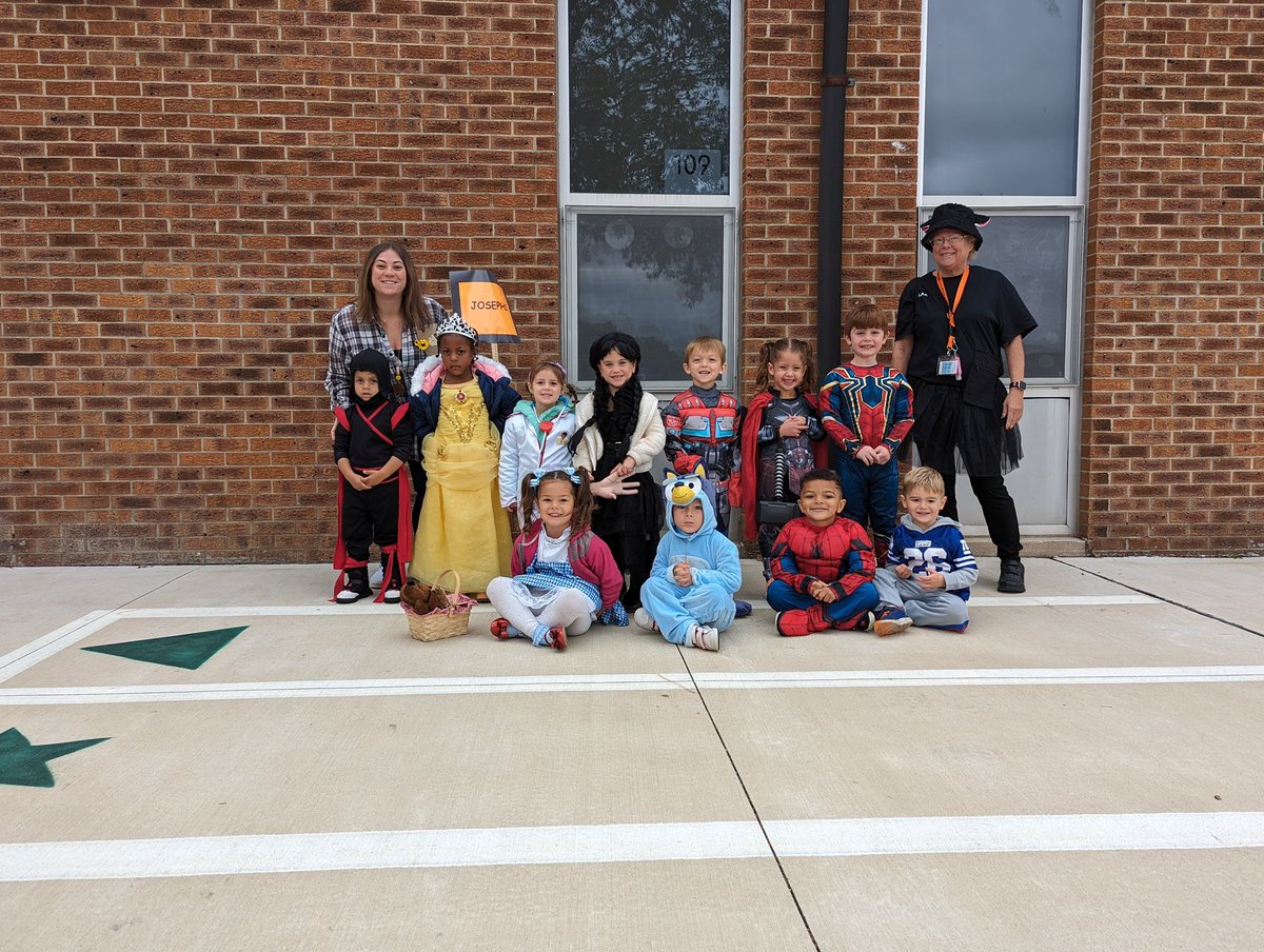 What a fa-boo-lous Halloween! 👻 🎃 #barnegatinspires 🧡🖤🤍 #prek #halloween #halloweenparade