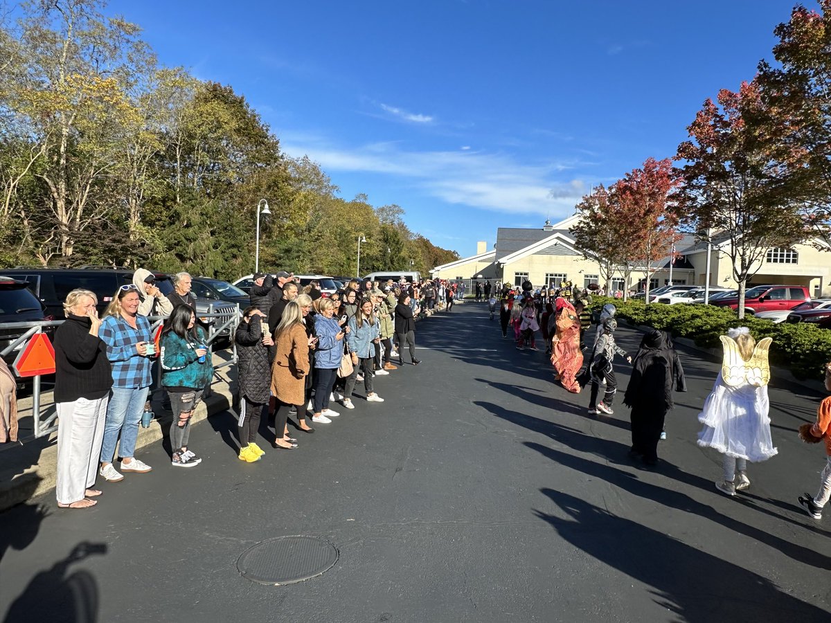 East Moriches ES tweet media