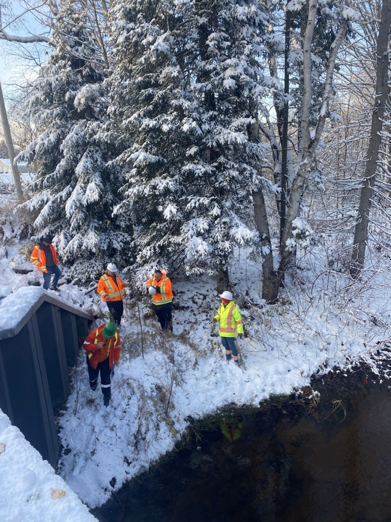 Snowy morning for a field trip during Northern Road School in Ste. Sault Marie. Some of the courses include bridge inspection, fleet management, signs &amp;lines. 
Learn more about our educational courses: goodroads.ca/education/
#Localgov #Onmuni #Publicworks #Ontario #Roadsafety