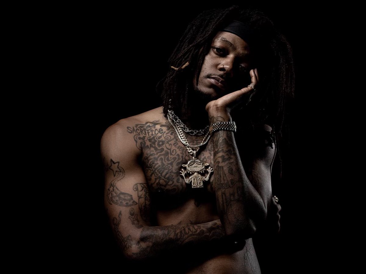 Dreamville's tweet photo. Happy 🎂 @JIDsv 🎃 https://t.co/UwskDxPcbT