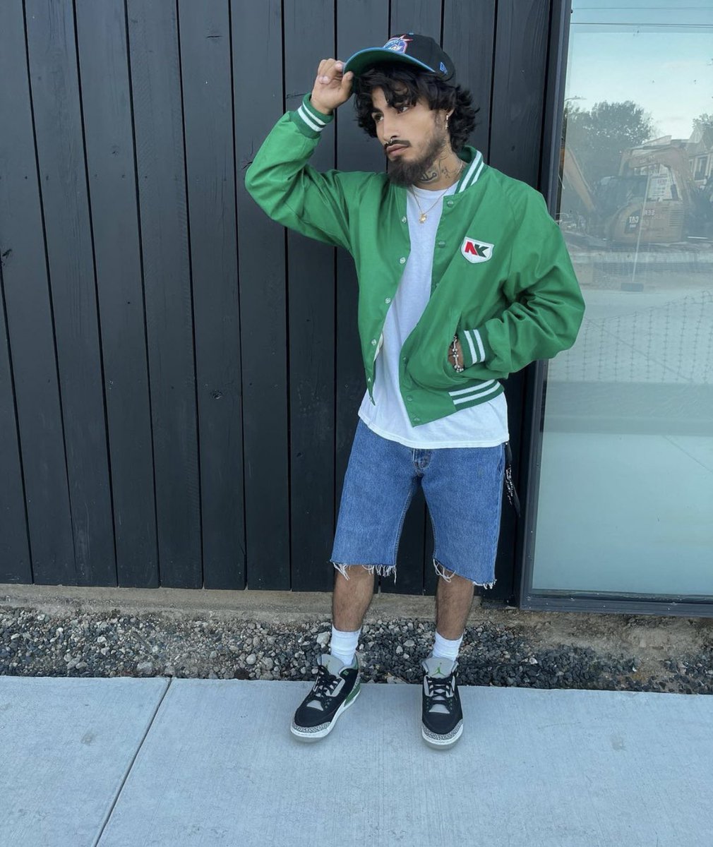 bobbycharlesss's tweet photo. lucky green ain’t so lucky… https://t.co/jdk0wT42Cy