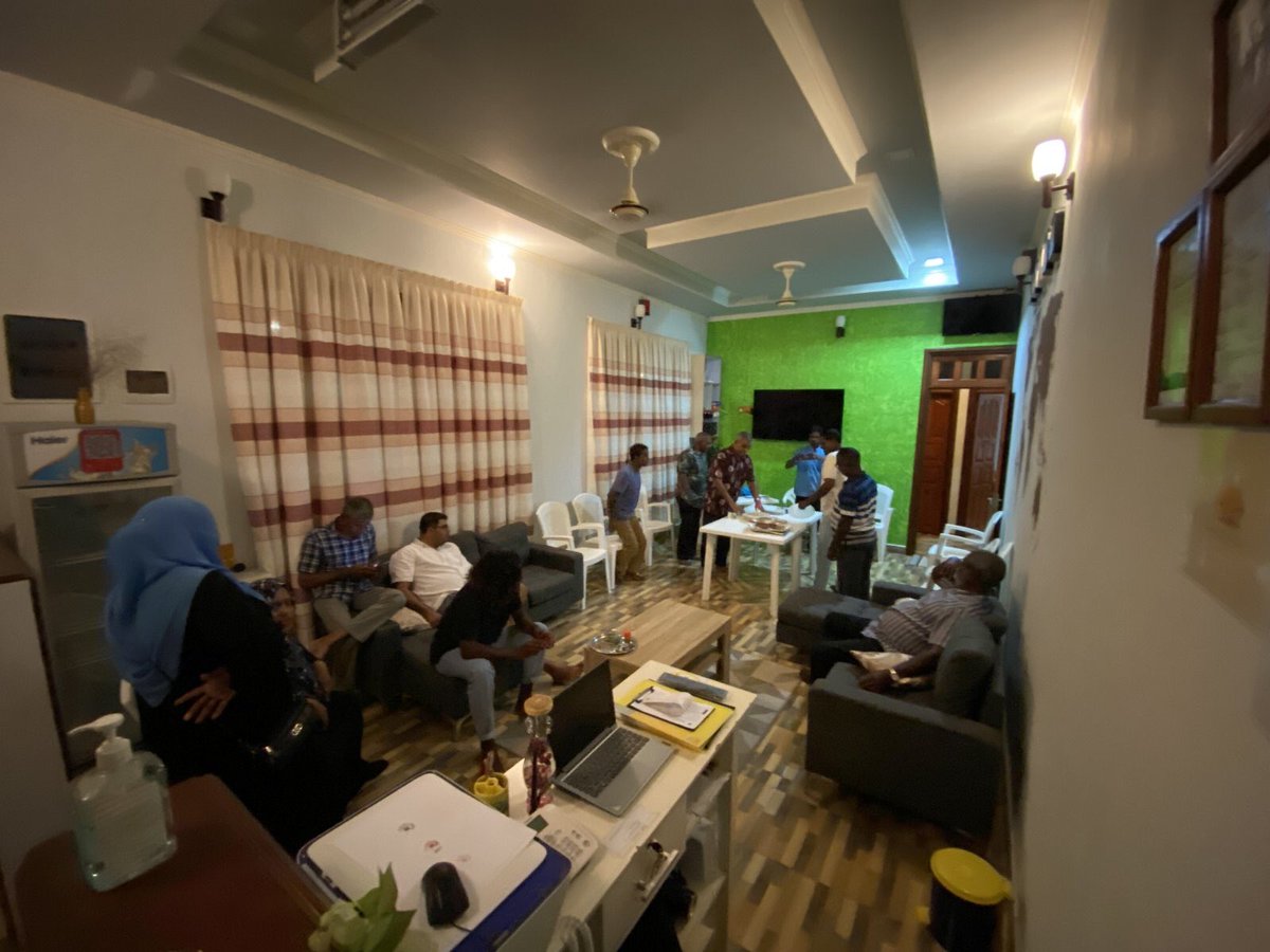 ވެލިދޫ ޑިމޮކްރެޓްސްގެ މުސާވެރި ބައްދަލުވުމުގެ ތެރެއިން
#VelidhooDemocrats
<a href="/TheDemocratsMV/">The Democrats</a>
