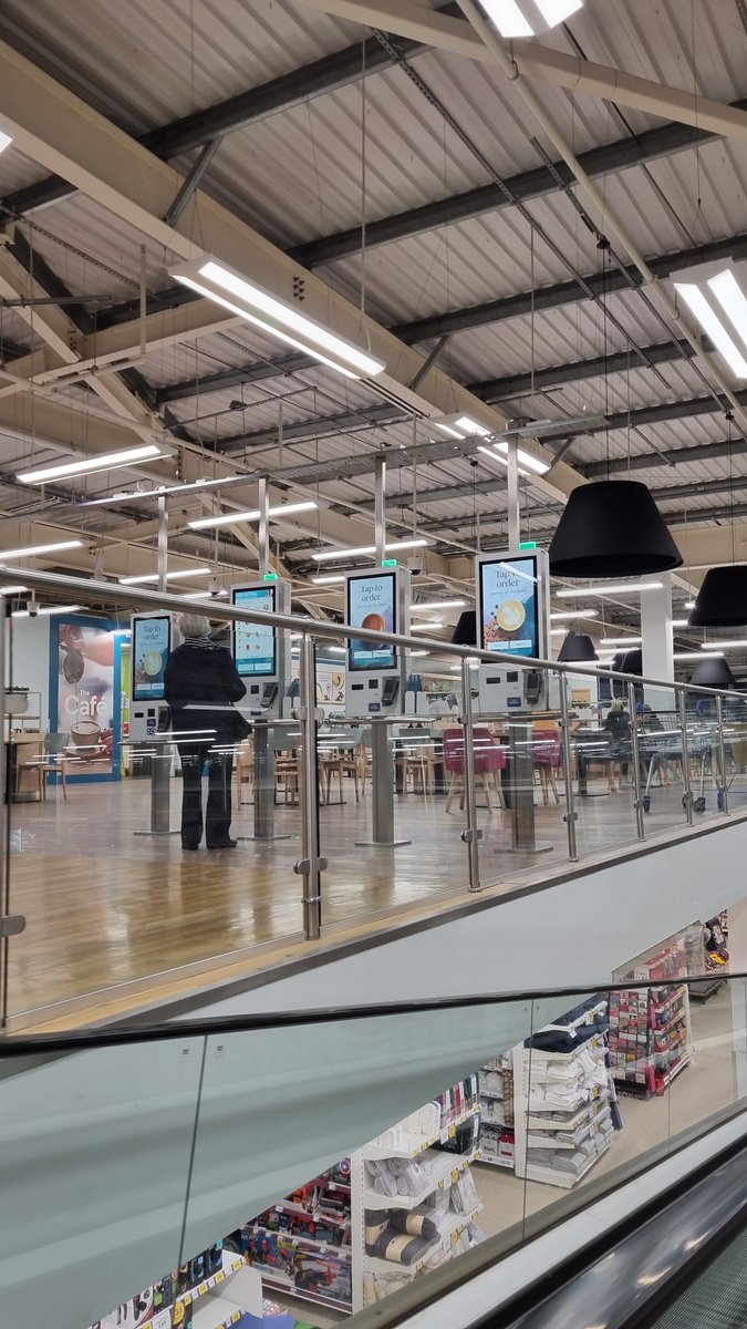 Tesco Cafe gone cashless 💳

It's obvious people don't like the change. Never seen the Oldham Huddersfield Road Cafe so empty.

@Tesco, How we pay should be our choice.
#ProtectCash #AccessToCash #DontKillCash