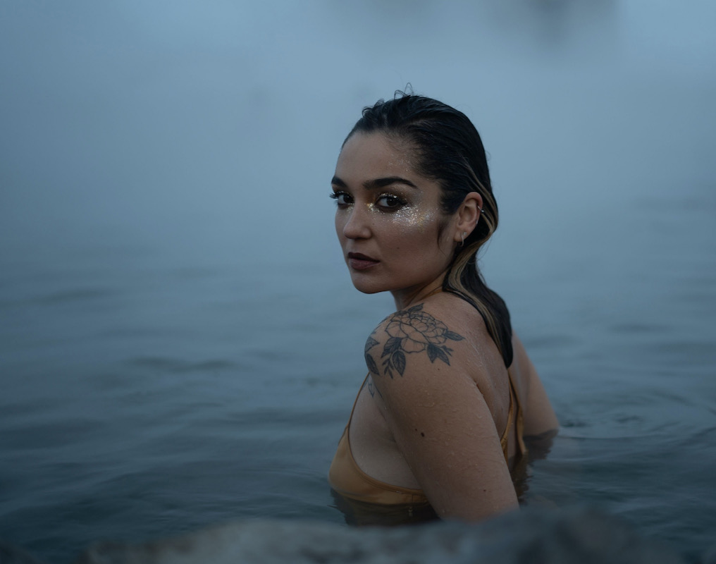 Next Wave: Dark-pop wonder <a href="/thatgirllloren/">LLOREN</a> is escaping introversion to embrace her new era...

<a href="/EmmaHWriter/">Emma Harrison</a> profiles this bold songwriting voice - 

clashmusic.com/next-wave/next…