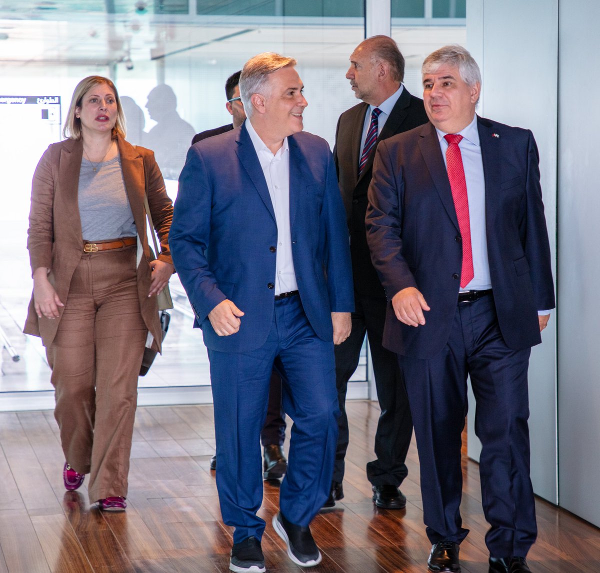 En marco de gira regional, el Gobernador <a href="/GobSantaFe/">Gobierno de Santa Fe</a> O. Perotti <a href="/omarperotti/">Omar Perotti</a>, junto al Gob. electo <a href="/gobdecordoba/">Gobierno de Córdoba</a> M. Llaryora <a href="/MartinLlaryora/">Martín Llaryora</a> y delegación de funcionarios de sus provincias visitaron <a href="/QF/">Qatar Foundation</a>, acompañados por el Embajador <a href="/Guille__Nicolas/">Guillermo Nicolás</a> 

@CancilleriaARG 🇦🇷 #Qatar 🇶🇦