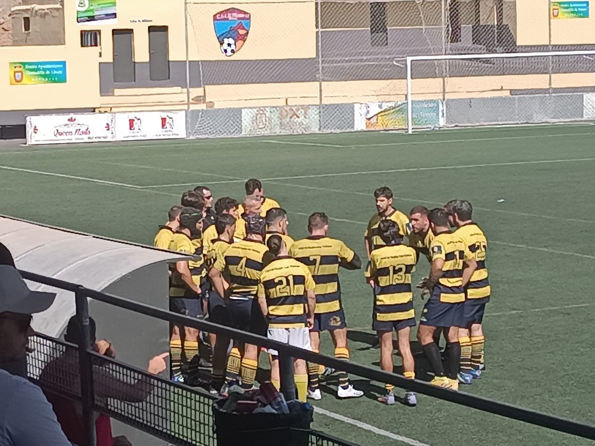 CRLPLasPalmas's tweet photo. 28/10/2023
#Sub18CRLP disputó dos encuentros amistosos con Ñandú RC y Boatmen
#SeniorCRLP 1ª jornada Rugby X, empate a 0 ante el Macho y victoria 7 a 17 ante Boatmen y Ñandú
Final de la #RWC2023 🇳🇿🇿🇦 con la familia #CRLP 🌴 en The Captain 13
#seguimosempujando https://t.co/BX692dK30A
