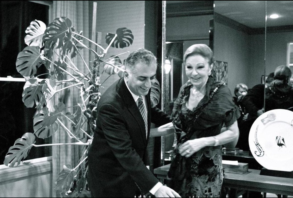 👑👑pahlaviahoraee👑👑⛔️دایرکت بلاک#KingRezaPahlav (@pahlaviahoraeep) on Twitter photo <a href="/ShahbanouFarah/">FARAH PAHLAVI - فرح پهلوی</a> @omidvarravdimo درود به #شهبانو_فرح_پهلوی    
مادر تاج دارم شهبانو ❤️
  زاد روز #شاهنشاه_رضا_پهلوی خجسته باد 
شهبانو عزیزم سپاسگزاریم <a href="/ShahbanouFarah/">FARAH PAHLAVI - فرح پهلوی</a> @omidvarravdimo درود به #شهبانو_فرح_پهلوی    
مادر تاج دارم شهبانو ❤️
  زاد روز #شاهنشاه_رضا_پهلوی خجسته باد 
شهبانو عزیزم سپاسگزاریم