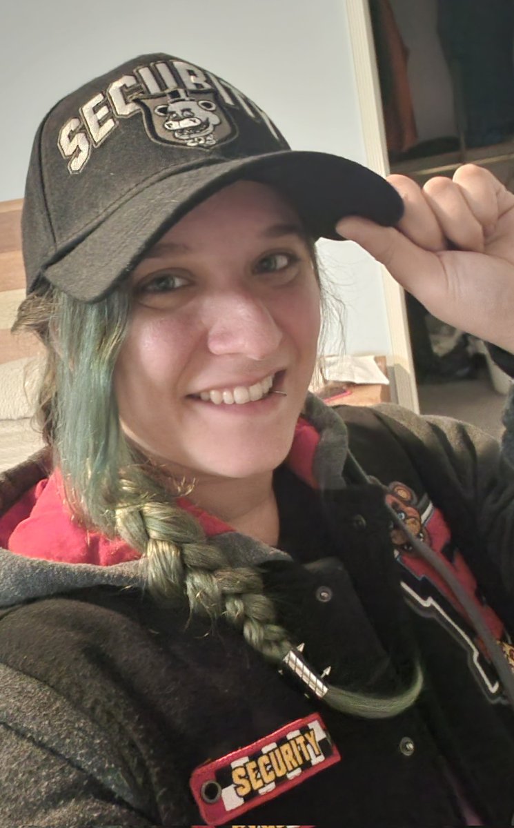 SelShaded's tweet photo. Ready for my shift at Fazbear's tonight! https://t.co/h9nqrGWywq