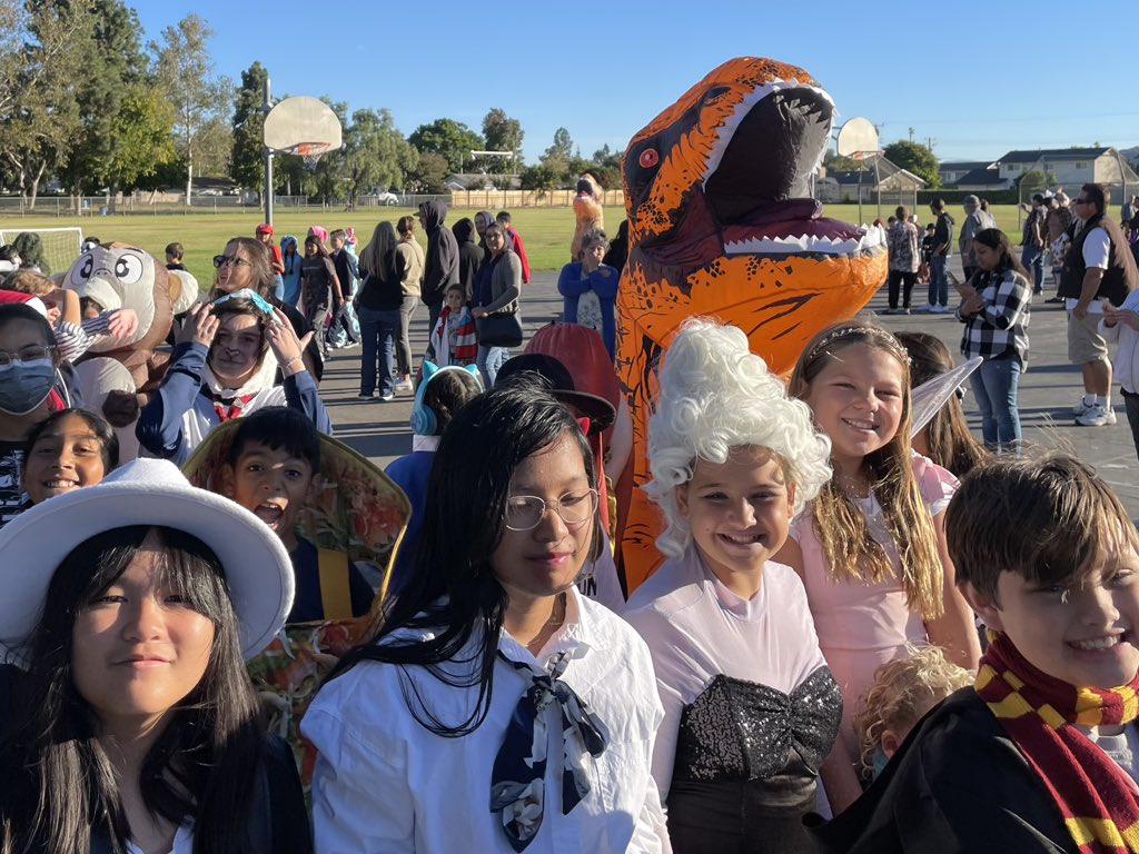 Dos Caminos School tweet media