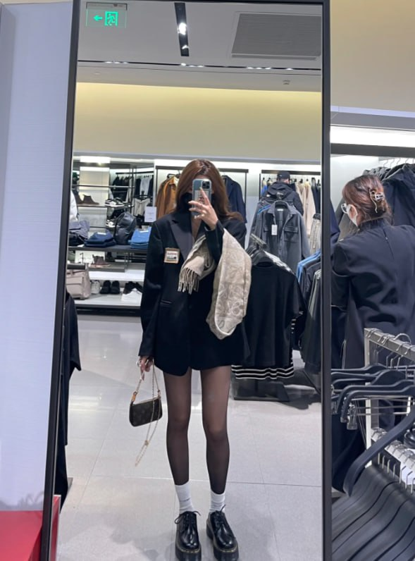 B3G_LV's tweet photo. Girls just need to look good!! https://t.co/MdYCZH3o9O