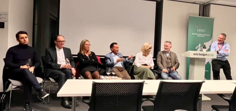 Small Business Insights! @reloexpert and @EditMcalister from Inter Relocation took the stage at the IHBC Small Business event, alongside other incredible panelists. Thanks to the @IHBCircle for making it happen! 🚀🌐 #SmallBusiness
📸IHBC 
loom.ly/DmDU75g