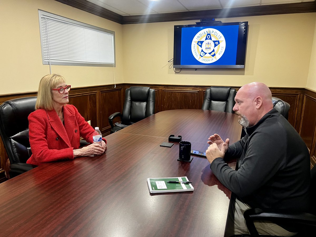 RickFOP86's tweet photo. APPRECIATE having Lt. Governor Suzanne Crouch stopping by our Indy FOP
Value her desire to tackle needed steps to Close the Revolving Door of Criminal Justice
Also grateful for her expressed support for Law Enforcement Officers and their families #CloseTheDoor #MustAct #FOP https://t.co/dNmHWtMrxm