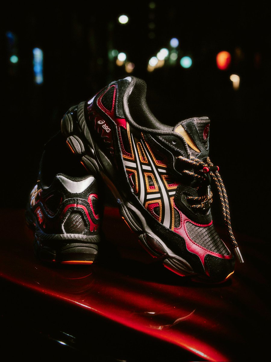 SAbdelhamid's tweet photo. Asics X Naruto by Sébastien Abdelhamid ARC FINAL 🔥
Évidement je ne pouvais pas passer à côté du GOAT : Naruto 🍥
Voilà donc ma Gel NYC Inspirée de Naruto en mode ermite 🐸
 Plusieurs détails : 
- Lacelock inspiré du rouleau 
- Flamme issues de la cape
- Logo Uzumaki
- plaque de Konoha
- Griffure de Kyubi 
- Special Box
- Un set d’accessoires de ouf 😎 qu’on dévoilera prochainement 
- Une SURPRISE INCROYABLE 
#AsicsXNaruto