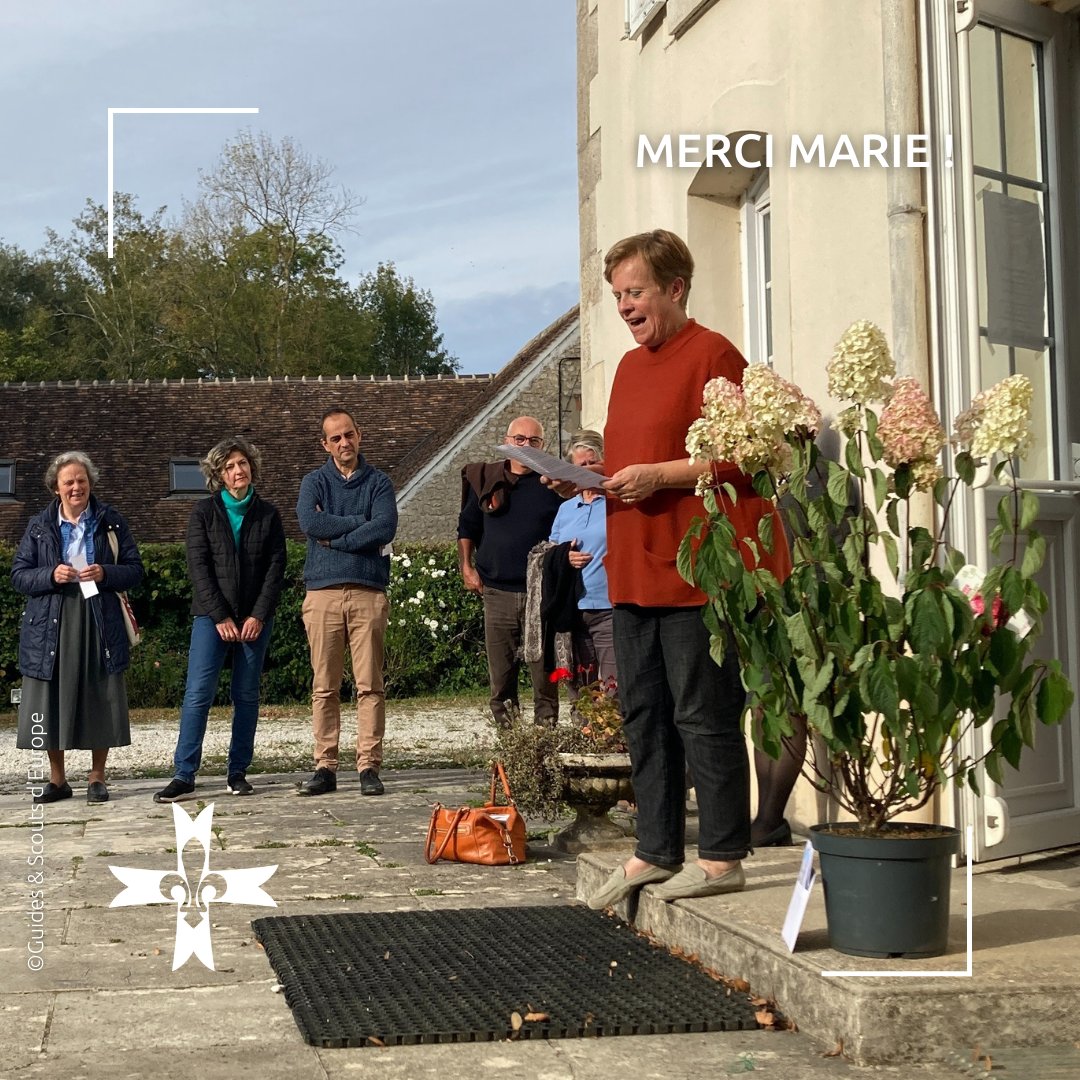 Après 35 ans de service au Centre National des Guides et Scouts d'Europe, Marie prend sa retraite. Merci 🙏 Marie pour ton sourire, ton travail de rédactrice en chef et tes chants 🎶 qui ont eclairés les journées de tout ceux qui t'ont croisés !