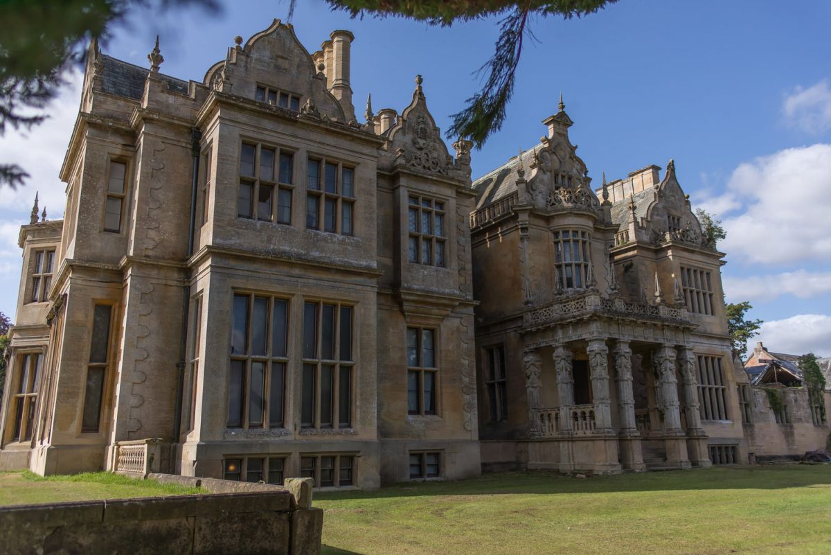 Location Works tweet media