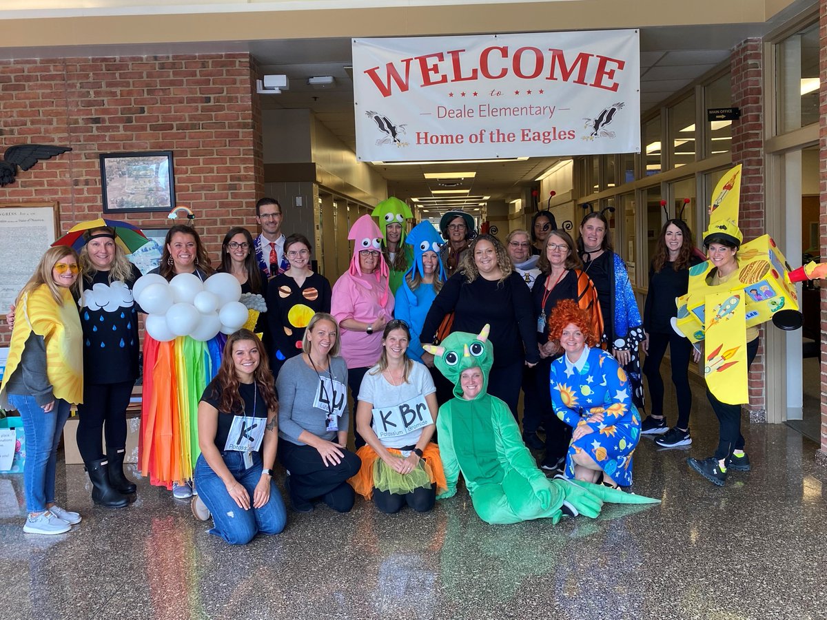 We have the #BestStaffEver! Everyone showed up for Storybook Character Day in our school theme, The Magic School Bus! 🎃🦅
#AACPSawesome #BelongGrowSucceed #DealeEaglesSOAR
