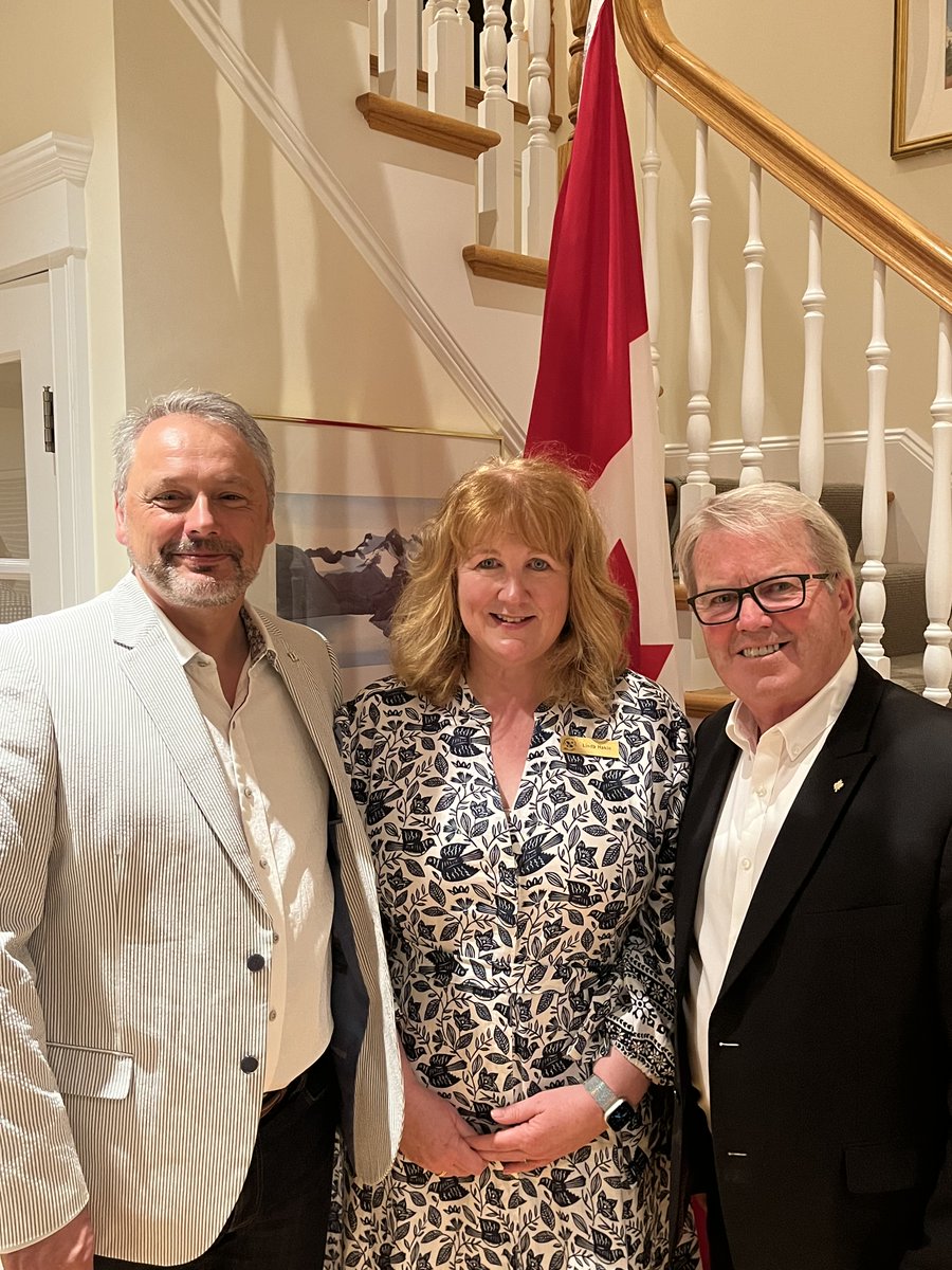 stfxuniversity's tweet photo. Congratulations to StFX alumnus Rodger Cuzner who was appointed to the Senate today. #StFX #StFXAlumni https://t.co/gbib401Pmx