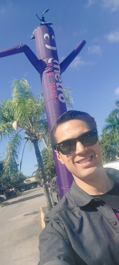 RodolfoVollmer's tweet photo. Spending a fun day in the field with my trusty inflatable wobbly buddy! ๐๐ #InflatableAdventures https://t.co/Dudie66Mne